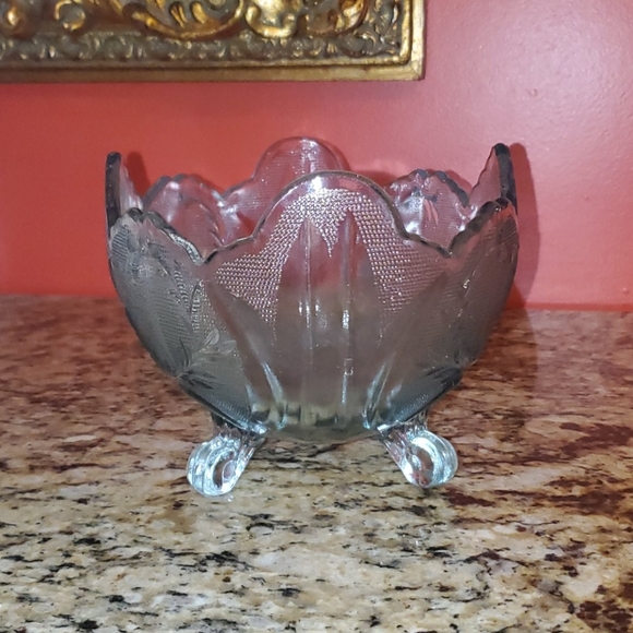 *1117 Vintage Light Blue Footed Carnival Glass Fruit Bowl - Picture 2 of 12